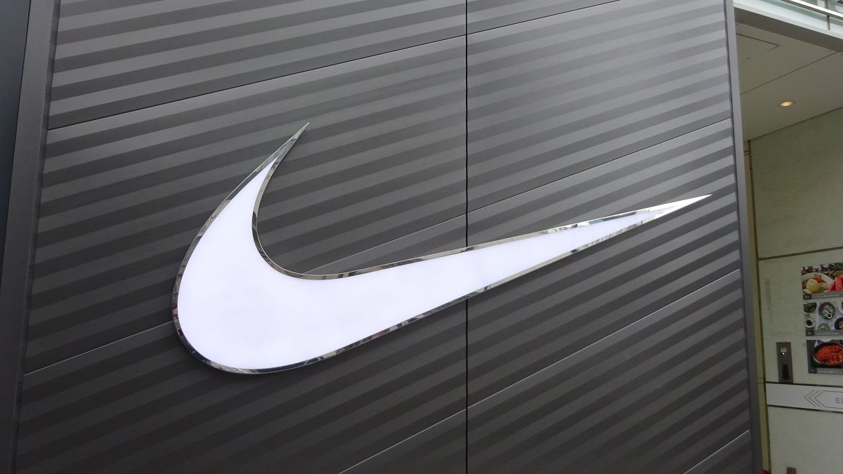 ナイキのセールが長期化！スニーカー市場に異変 | ダイジェスト版 | 東洋経済オンライン