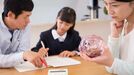 入学後も続々｢子どもの"隠れ"教育費｣にため息 ｢学校指定で高額｣は本当に仕方がないのか