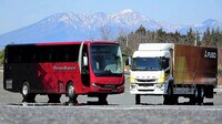 三菱ふそう｢大型観光バス｣の知られざる進化 最新モデルの試乗で体感した｢先進安全技術｣