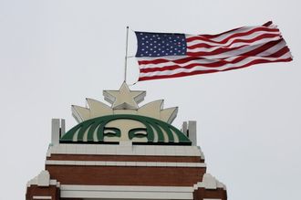 スタバ､幹部交代を含む組織再編を準備