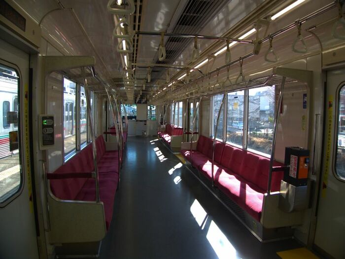 800形の車内