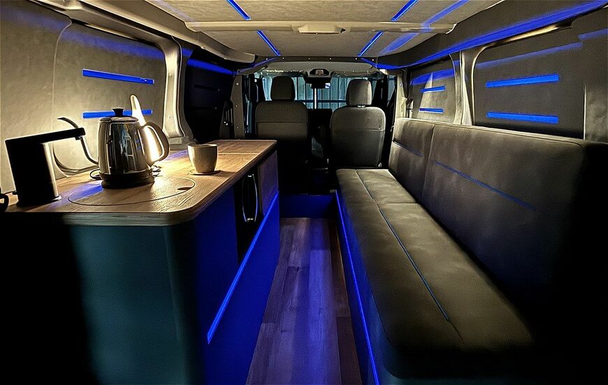 LACホールディングスのBEVキャンピングカー「LAC EVキャンパーC」（写真：LACホールディングス）