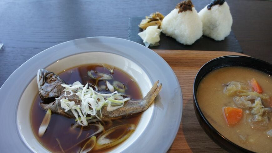 横浜のとあるレストランは、ランチもディナーも食事の後、価格は客が決めます。奇をてらったかのような運営スタイルの背景に迫りました（編集部撮影）