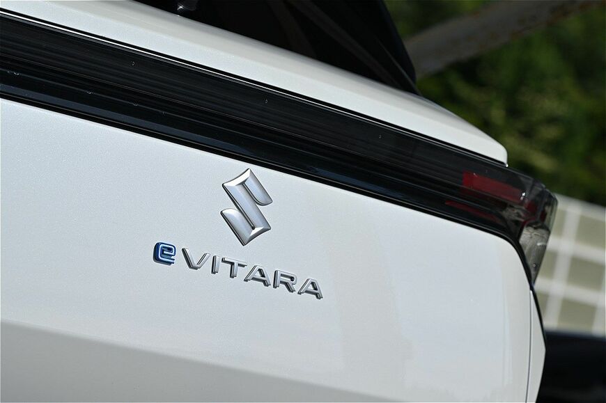 スズキの新型「eビターラ プロトタイプ」（写真：スズキ）