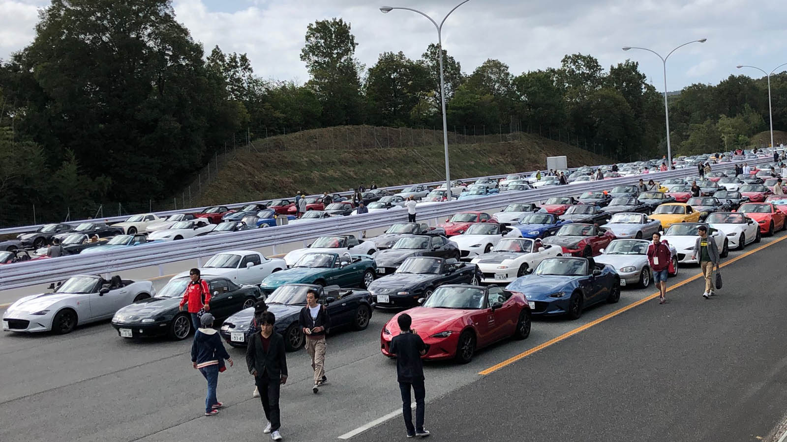 ロードスター をこよなく愛する人の共通点 イベント 東洋経済オンライン 経済ニュースの新基準 ロードスター をこよなく愛する人の共通点 イベント 東洋経済オンライン 経済ニュースの新基準