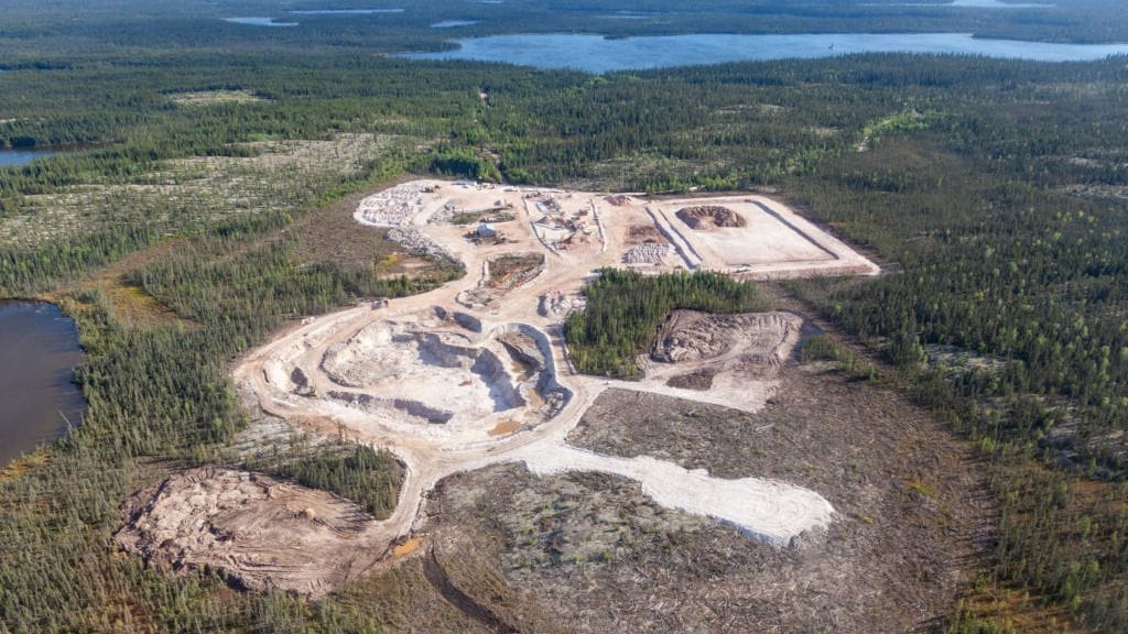カナダ政府は重要鉱物資源に対する外国資本の投資に神経をとがらせている。写真はバイタル・メタルズが採掘権益を持つネチャラチョ鉱区（同社ウェブサイトより）