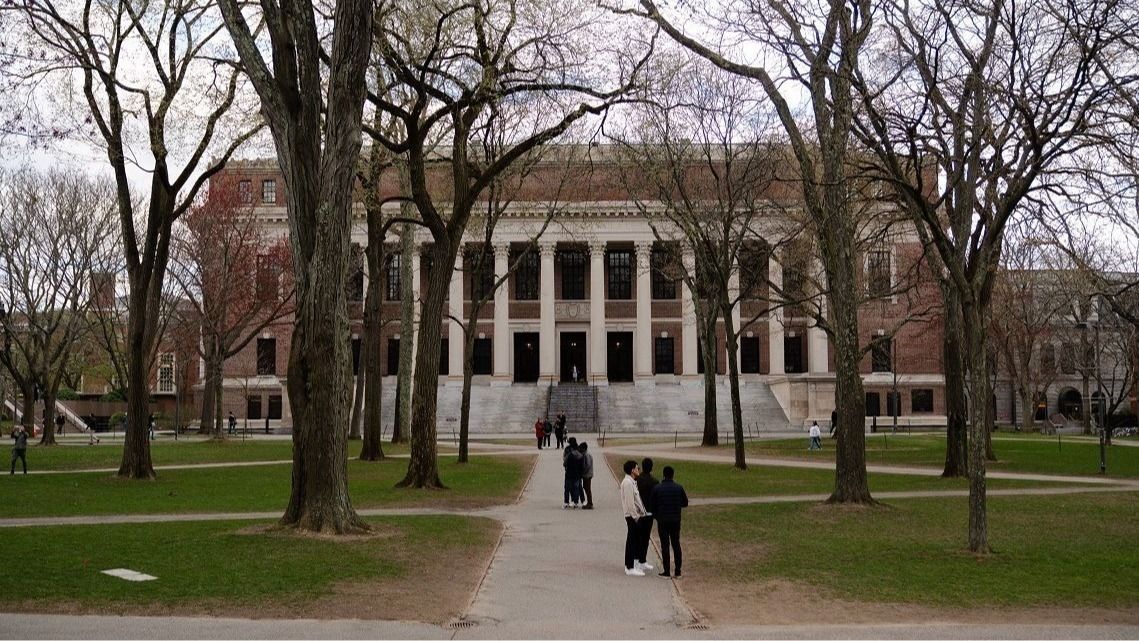 ハーバード大学は、政権が示した補助金など90億ドルの凍結解除の条件をすべてはねつけた(写真:Sophie Park/Bloomberg)