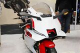 第52回 東京モーターサイクルショーに参考出品されたヤマハ「YZF-R9」（筆者撮影）