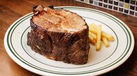 マンガみたいな"肉塊"ステーキチェーン｢高級店なら1皿3万円｣をポークで｢客単価2500円｣に《月商1800万円》生んだ仕掛け