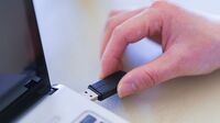その｢USBメモリ｣は誰がどこで入手した？陸上自衛隊の｢ウイルス感染USB｣が突きつけた"身近なリスク"と"運用の盲点"