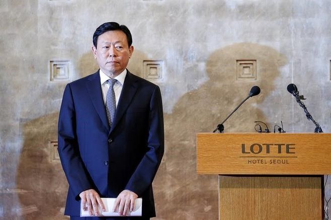 韓国ロッテ会長に懲役2年6月の実刑判決