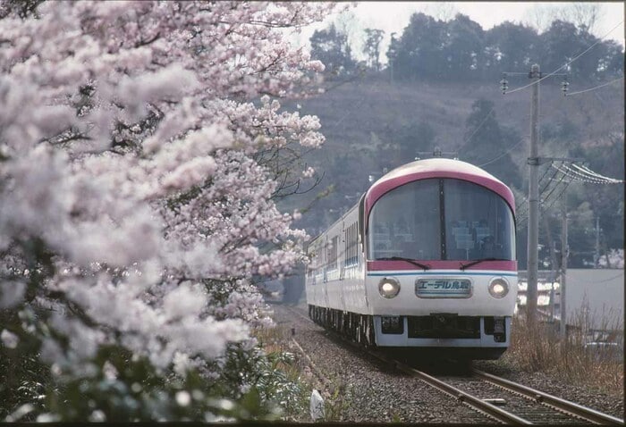 山陰線を走る「エーデル鳥取」