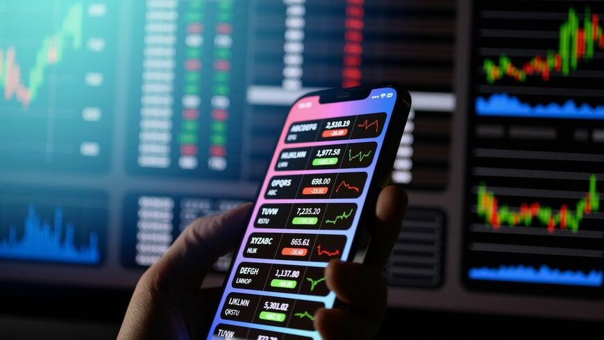 若者世代に株取引は身近に（写真 : Graphs / PIXTA）