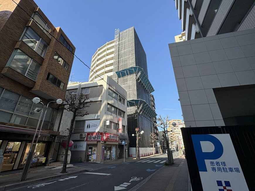 市川駅近くの、西武百貨店跡地にできたマンション（写真：筆者撮影）