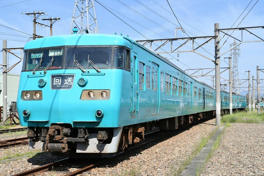 新在家派出所の117系。翌日に回送を控えていた（筆者撮影）