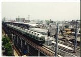 駅南の玉出側から見た南海本線の高架ホーム＝1993年5月（写真：南海電鉄）
