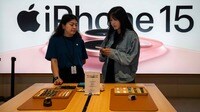 中国でiPhoneとファーウェイ･スマホ戦争が再開 ｢寝ていても売れる｣iPhoneにファーウェイが挑む
