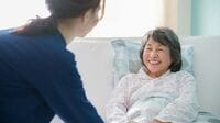 中高年既婚女性に依存､日本の介護をどうするか ｢現物給付か現金給付か｣には慎重な議論が必要