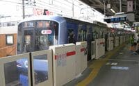 ついに東急電鉄も｢ホームドア｣本格設置へ 消える｢多扉車｣､ラッシュ緩和の役目終える