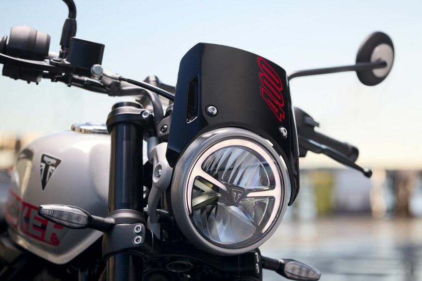 トライアンフの新型バイク「トラッカー400」（写真：トライアンフモーターサイクルズジャパン）