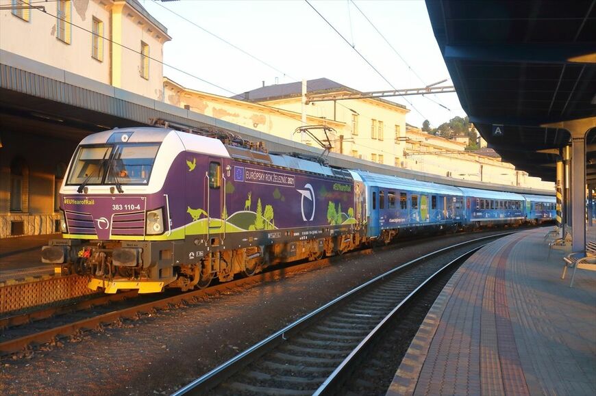 ブラチスラバ駅に停車するコネクティング・ヨーロッパ・エクスプレス（筆者撮影）