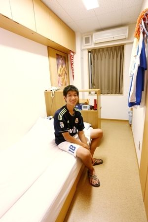 画像を拡大部屋は散らかさないように頻繁に引っ越しがあるという