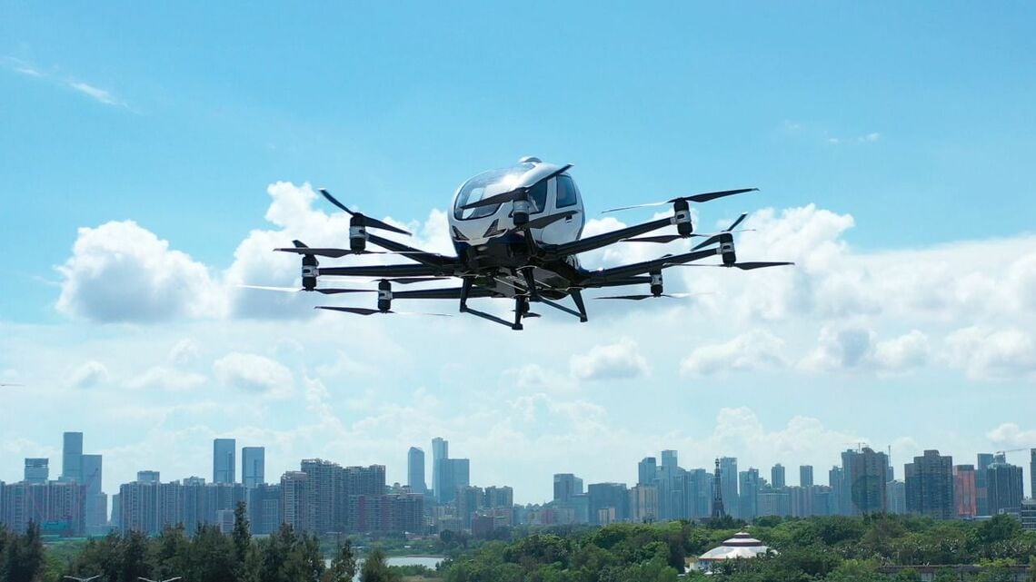 深圳市政府は空飛ぶクルマ関連の企業誘致に力を入れる。写真はオートフライトとともに深圳市に進出した億航智能（イーハン）の空飛ぶクルマ（同社ウェブサイトより）