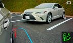 右左折時、後退時などは表示エリアを拡大