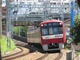 現在の主力として幅広く活躍する新1000形（撮影：南正時）
