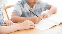 小学校からの｢大量宿題｣潰れる前にできること 分散登校も始まる中で続く｢悩ましい問題｣