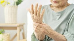 ｢へバーデン結節｣だけじゃない…しびれや痛みをともなう《手指の不調》 専門医が"症状から見分ける"5つの病名