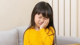 乳歯20本が全部虫歯､前歯が折れていても放置…小児専門歯科医が明かす｢歯の治療をしてもらえない子どもたち｣の実態