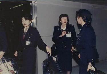 CAさんが「スッチー」と呼ばれ、水天宮前で“出国手続き”ができた時代が