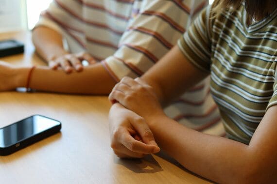 取材に応じた2人