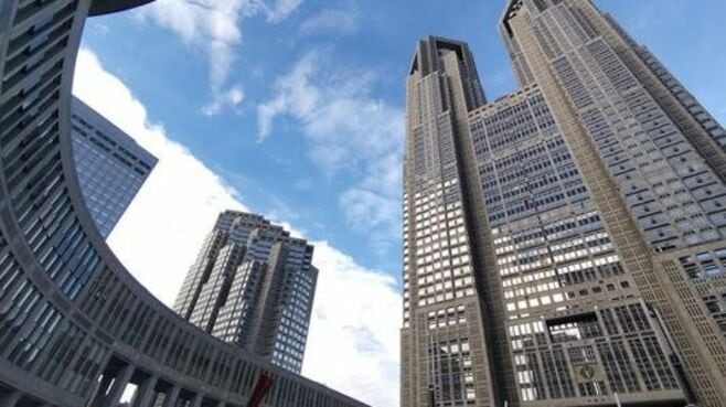東京都､15歳以上の都民に1万1000円相当を付与へ
