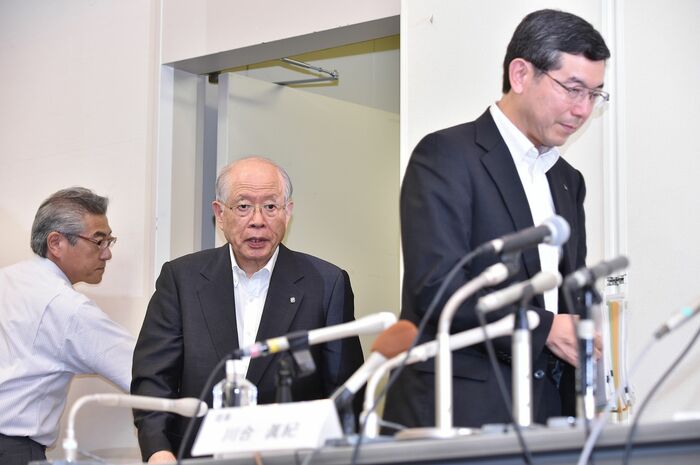 8月27日､改革委の提言から2カ月以上後、理研が会見