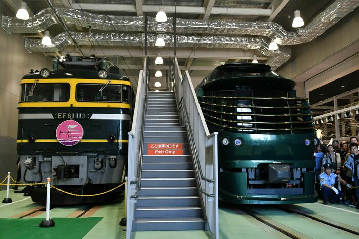 「トワイライトエクスプレス」と並べられた「瑞風」