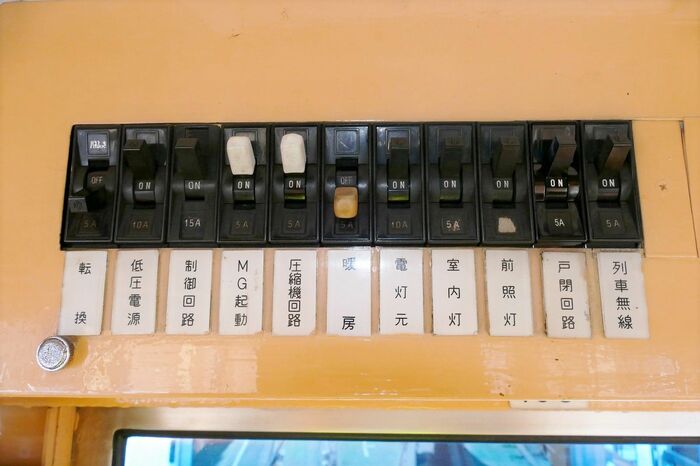 運転席上部のスイッチ類