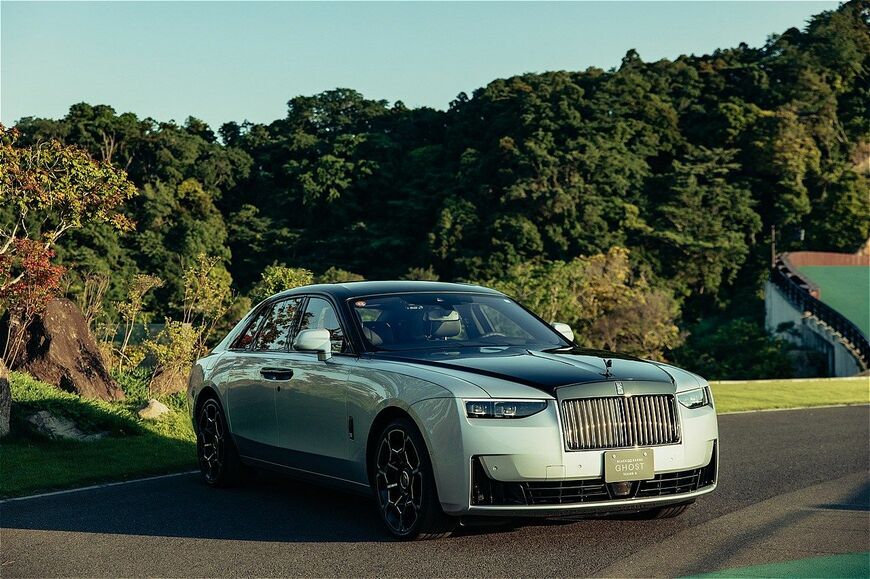 ロールス・ロイス「ブラック・バッジ・ゴースト・シリーズⅡ」（写真：ロールス・ロイス・モーター・カーズ）
