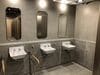 リニューアルされた駒沢大学駅のトイレ。旧玉川線の敷石と
