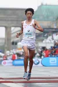 ベルリン･マラソン､設楽悠太選手が6位に ケニアのキプチョゲ選手が優勝
