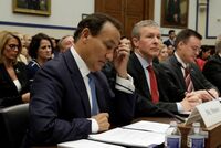 ユナイテッドCEO､｢引きずり降ろし｣を謝罪 下院委公聴会で乗客負傷問題について