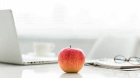実は微妙だったナイキとアップル｢当初の社名案｣　世界を代表するブランド企業の知られざる｢ネーミング｣の神秘