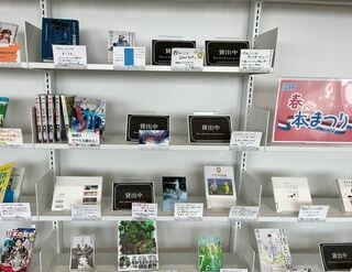 品川翔英中学校高等学校の図書室「INNOMAG（イノマグ）」