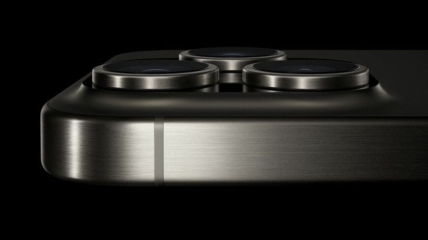 やや丸みを帯びた筐体デザイン（写真：Apple）