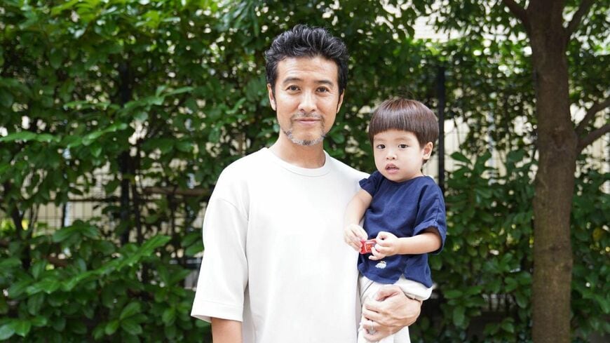 「半年仕事・半年育児」のライフスタイルを実践している村上アシシさんにその成功の秘訣を聞きました（写真：村上アシシさん提供）