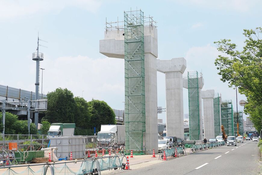 延伸区間の各所では橋脚の建設工事が行われていた（撮影：伊原薫）