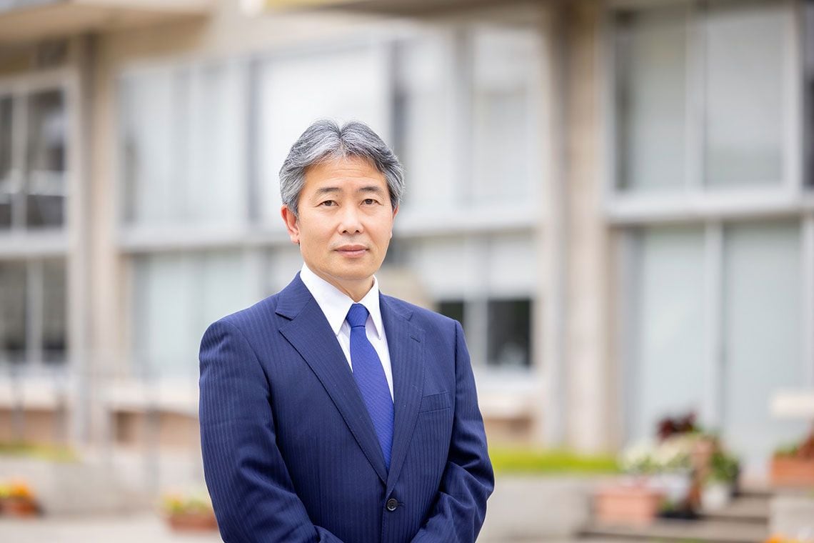 藤田 忠久（ふじた・ただひさ）岐阜市立岐阜小学校校長1961年岐阜県岐阜市生まれ。岐阜大学教育学部体育学科卒。1984年より岐阜県の公立小・中学校教員。岐阜市教育委員会指導主事を経て2010年度より小学校教頭。15年度より岐阜市立徹明小学校校長、17年度より統合新設校の岐阜市立徹明さくら小学校初代校長、19年度より現職。長年、体育科教育の実践や研究に尽力、県の小学校体育科研究部会長等の要職を歴任し、20年度「全国学校体育研究功労者表彰」を受ける。現任校の実践は19年度「岐阜県ふるさと教育表彰」最優秀賞、20年度「読売教育賞」社会科教育部門優秀賞、21年度「博報賞」日本文化・ふるさと共創教育部門博報賞・文部科学大臣賞を受賞