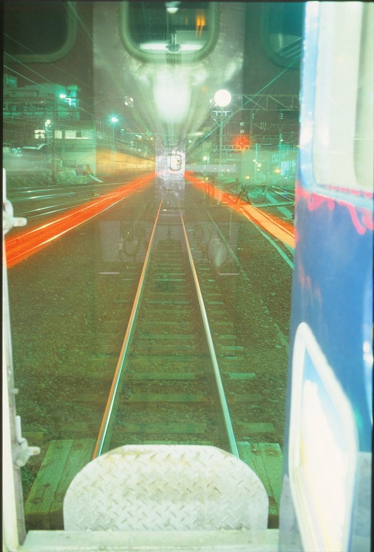 福島駅で寝台特急「あけぼの」にEF71形を連結するシーン（撮影：南正時）