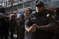 やはりリオ五輪は問題多発､観客から不満噴出 手荷物検査に時間がかかり過ぎ